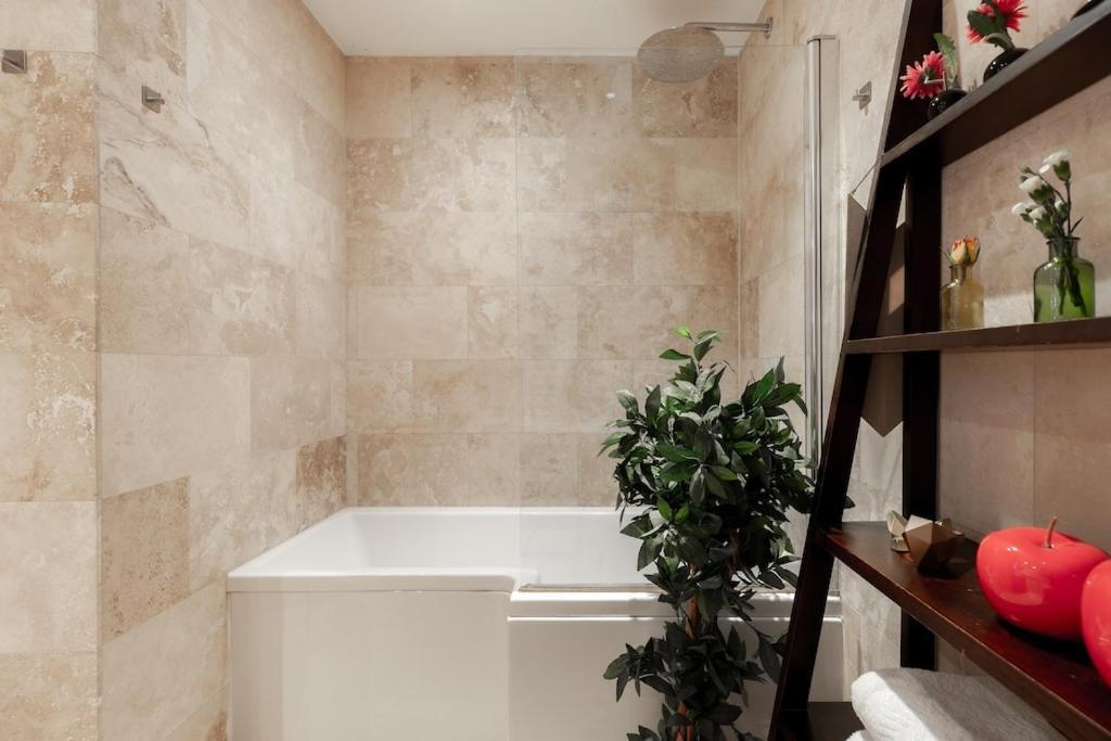 Revamped & Luxxe For Covent Garden Lovers! Adorable City Home For Families & Friends Londres Exterior foto